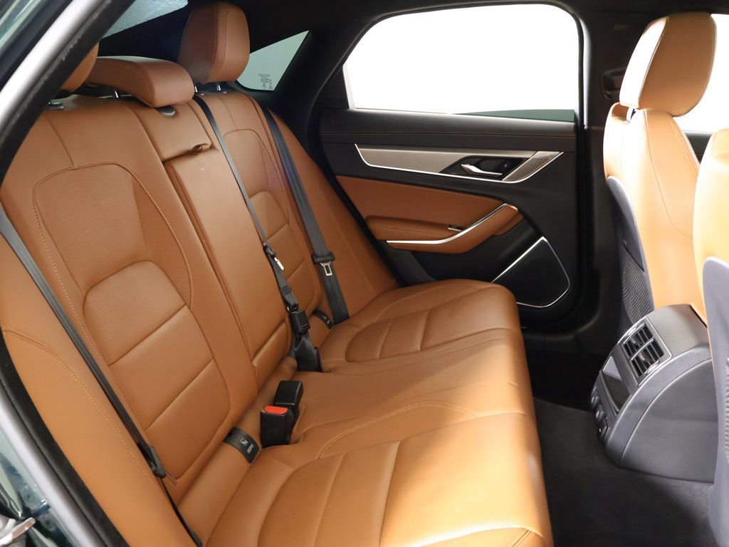 Used 2024 Jaguar XF R-Dynamic SE image 41