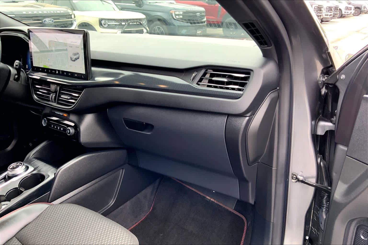 Certified 2023 Ford Escape ST-Line w/ Tech Pack #1 FWD image 17
