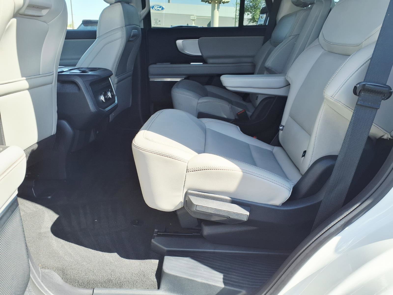 Certified 2025 Ford Expedition Active image 18