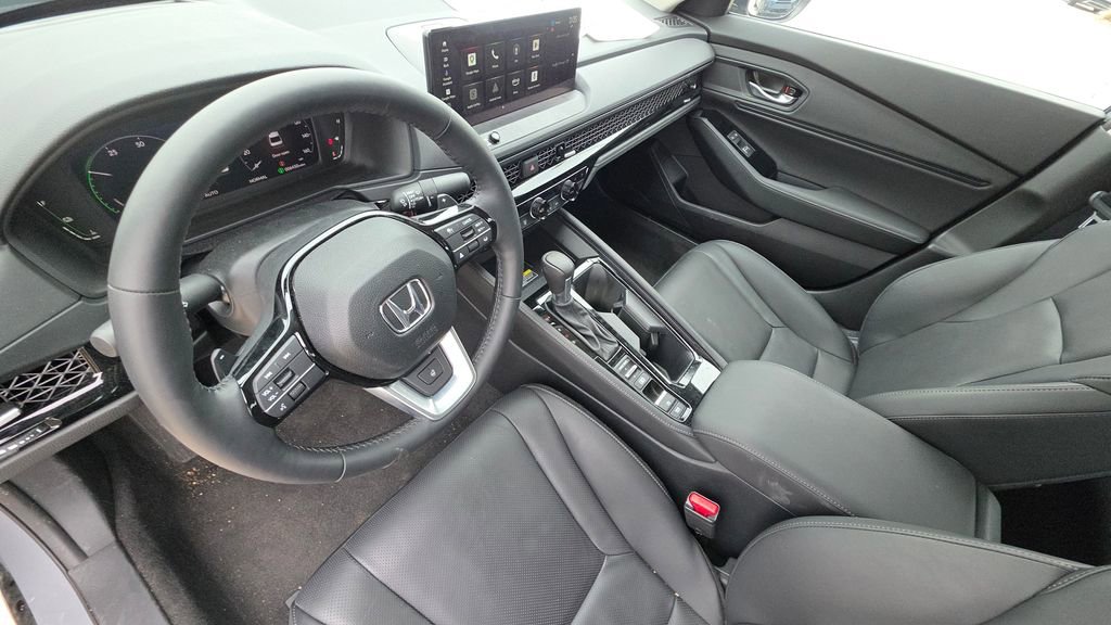 Used 2025 Honda Accord Touring image 12