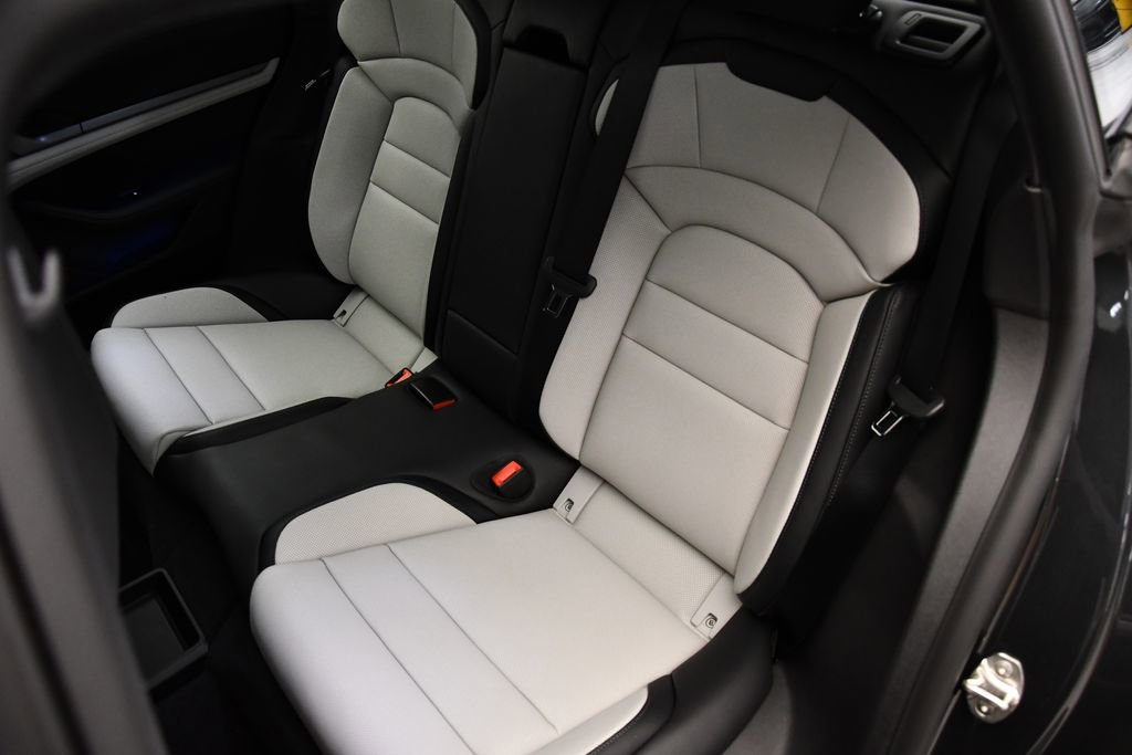 Used 2025 Porsche Taycan image 44