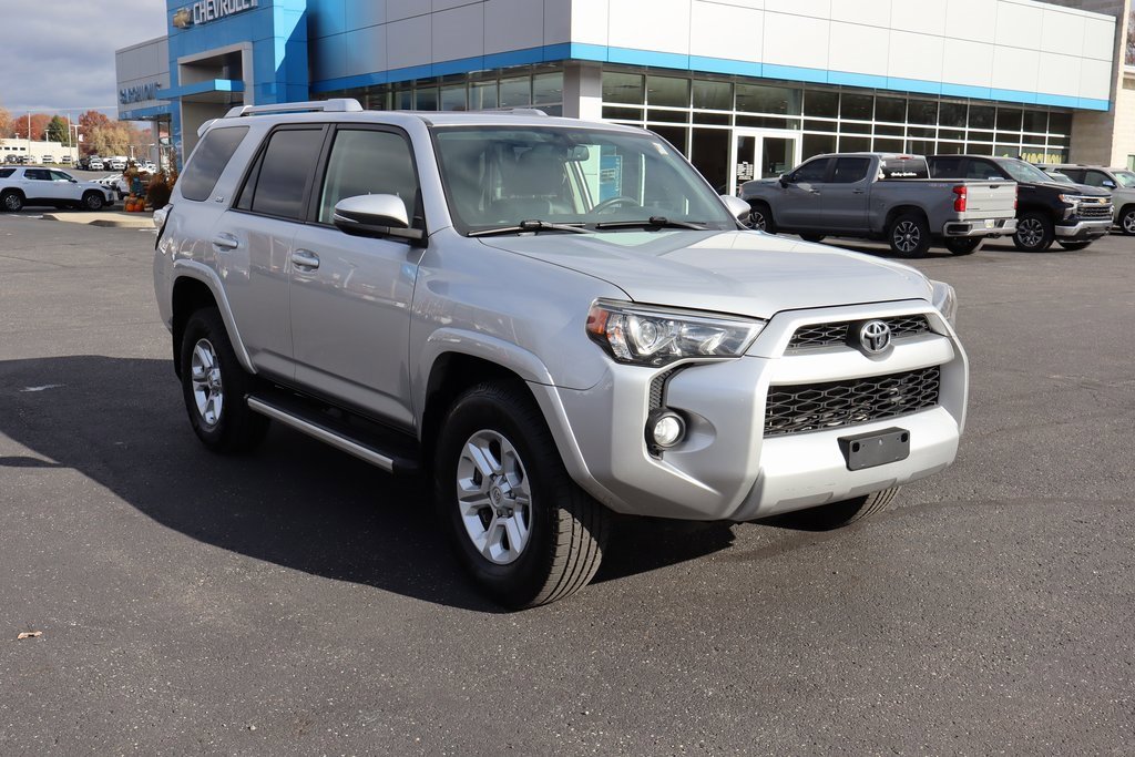 Used 2016 Toyota 4Runner SR5 image 2