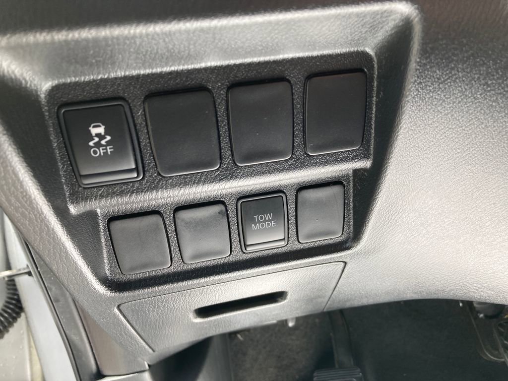 Used 2015 Nissan Pathfinder S image 44