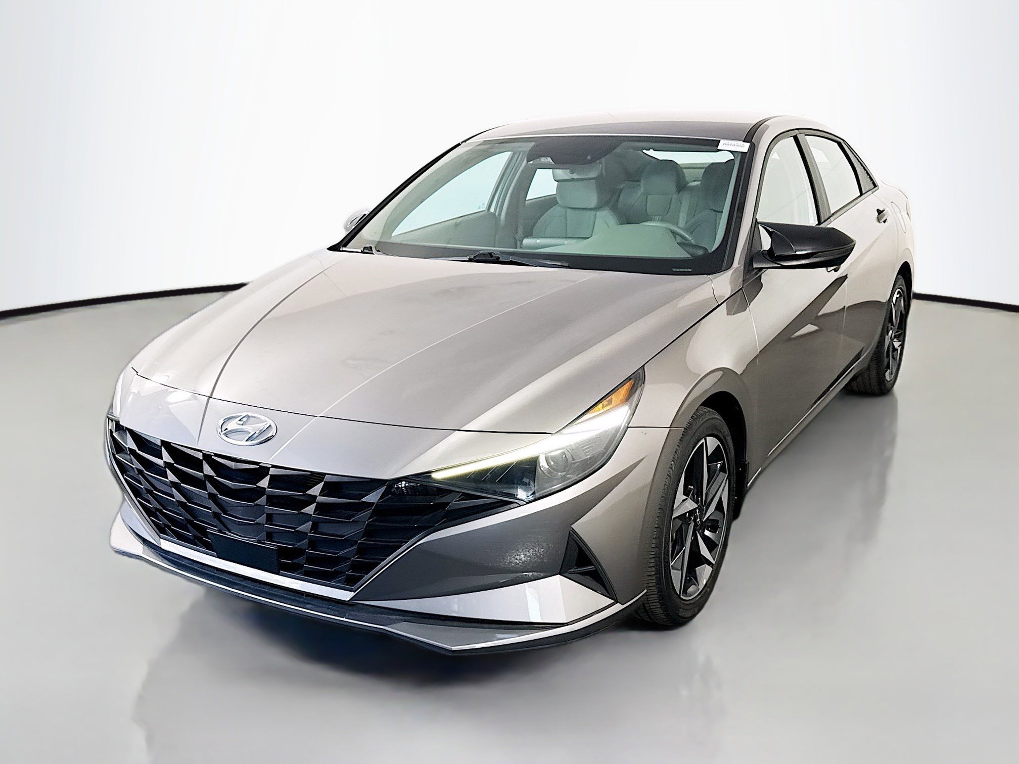 Used 2023 Hyundai Elantra SEL w/ Convenience Package FWD image 4