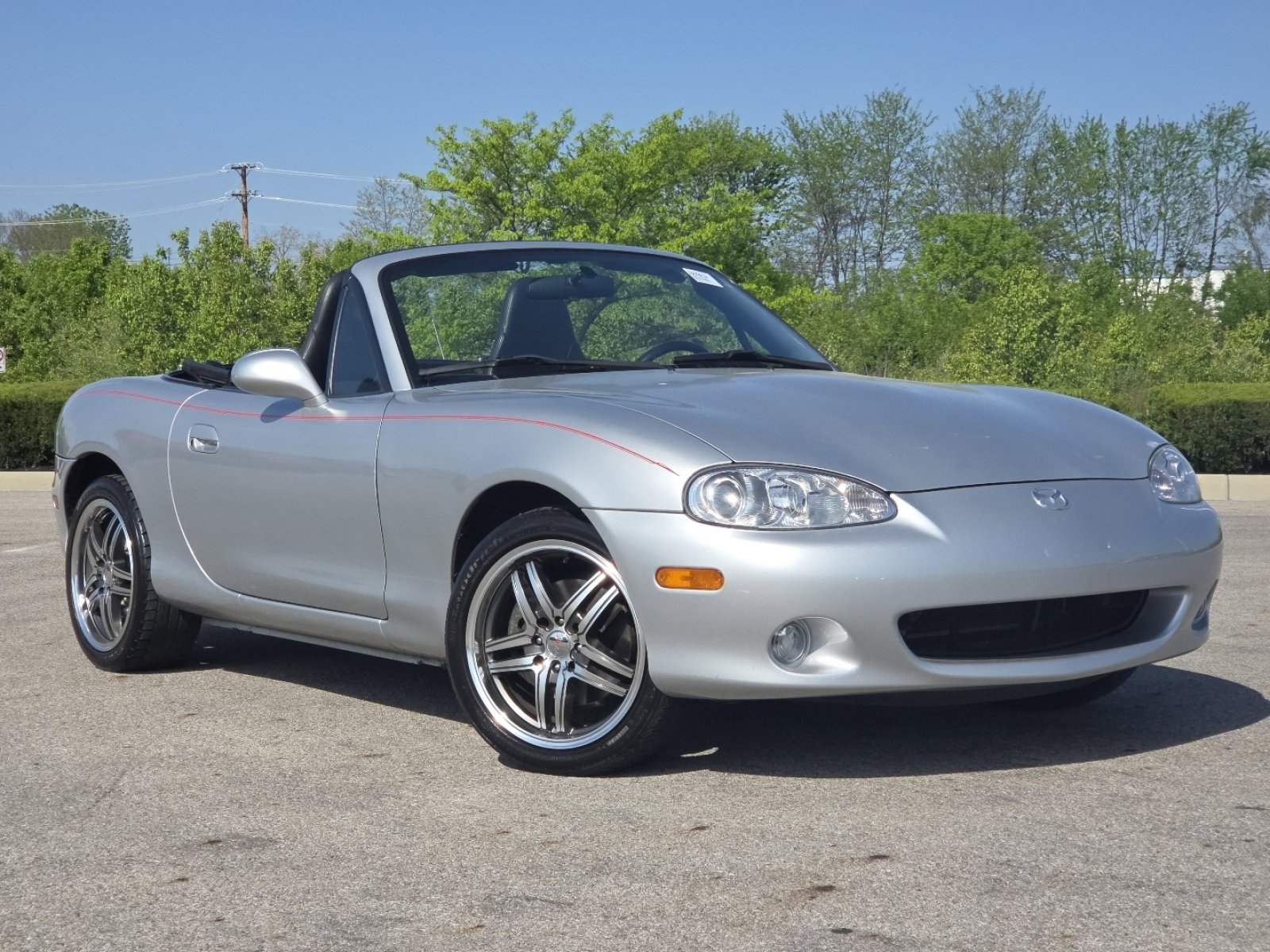 Used 2003 MAZDA MX-5 Miata image 2