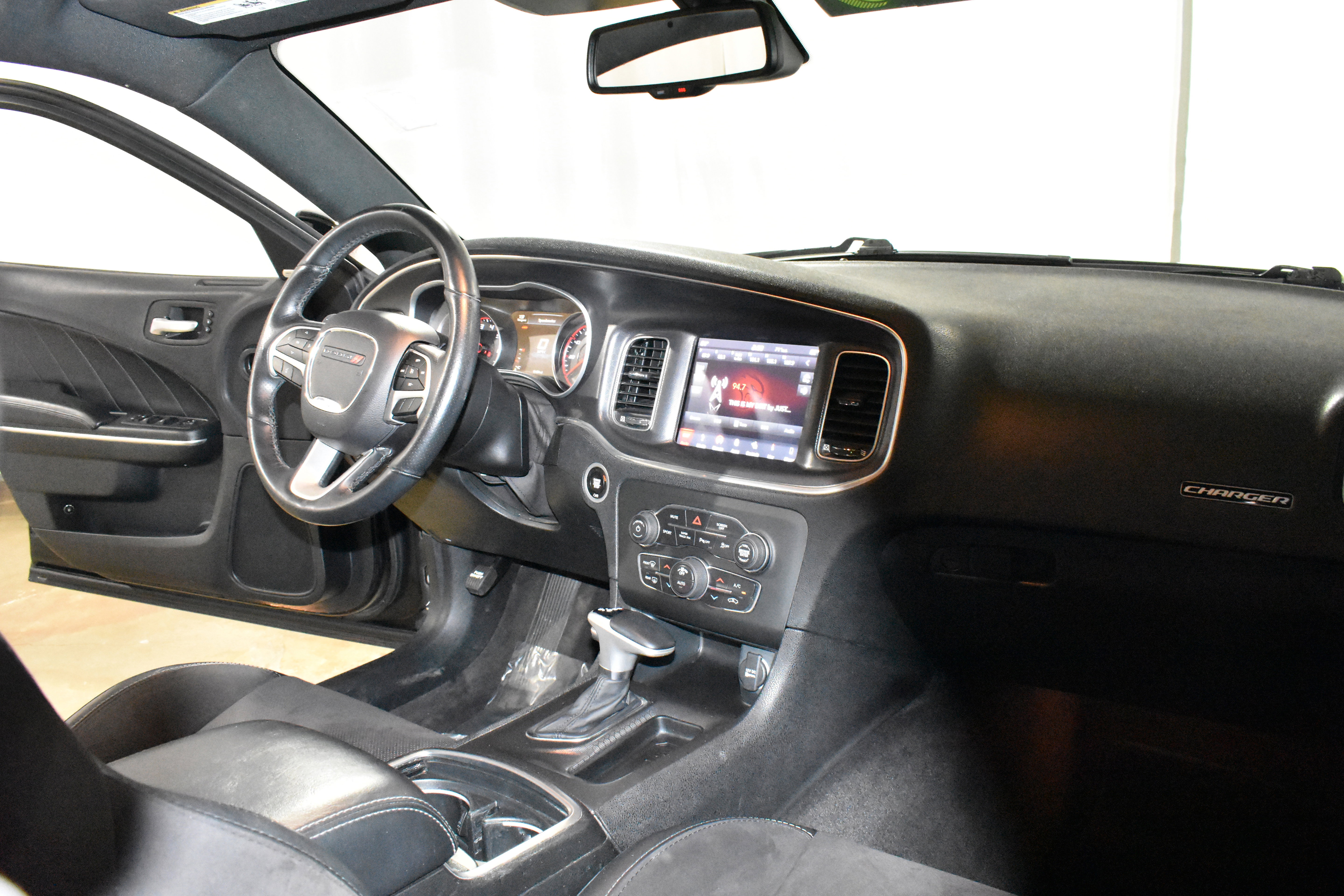 Used 2018 Dodge Charger GT AWD/4WD image 28