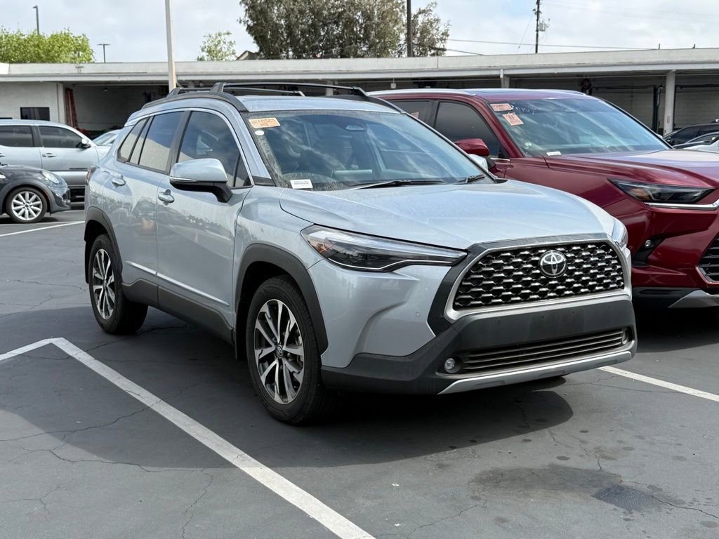 Used 2024 Toyota Corolla Cross XLE image 1