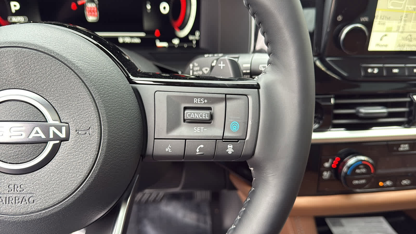 New 2025 Nissan Pathfinder Platinum w/ Cargo Package image 30