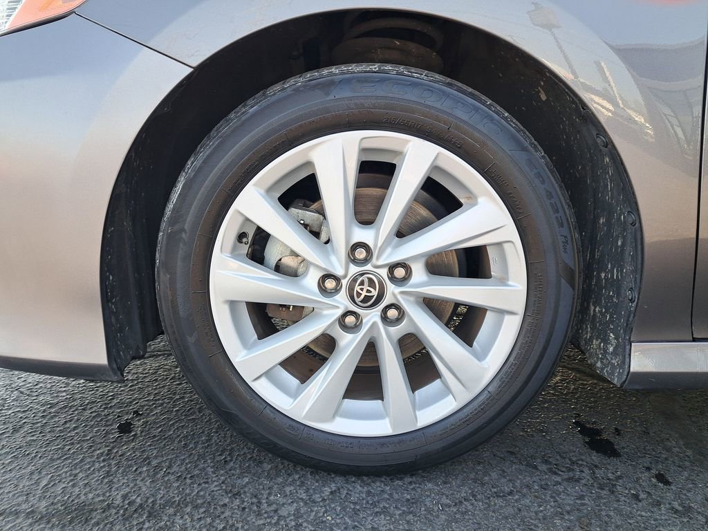 Used 2022 Toyota Camry LE w/ Convenience Package FWD image 29