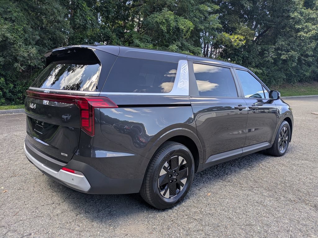 Used 2026 Kia Carnival LXS FWD image 4