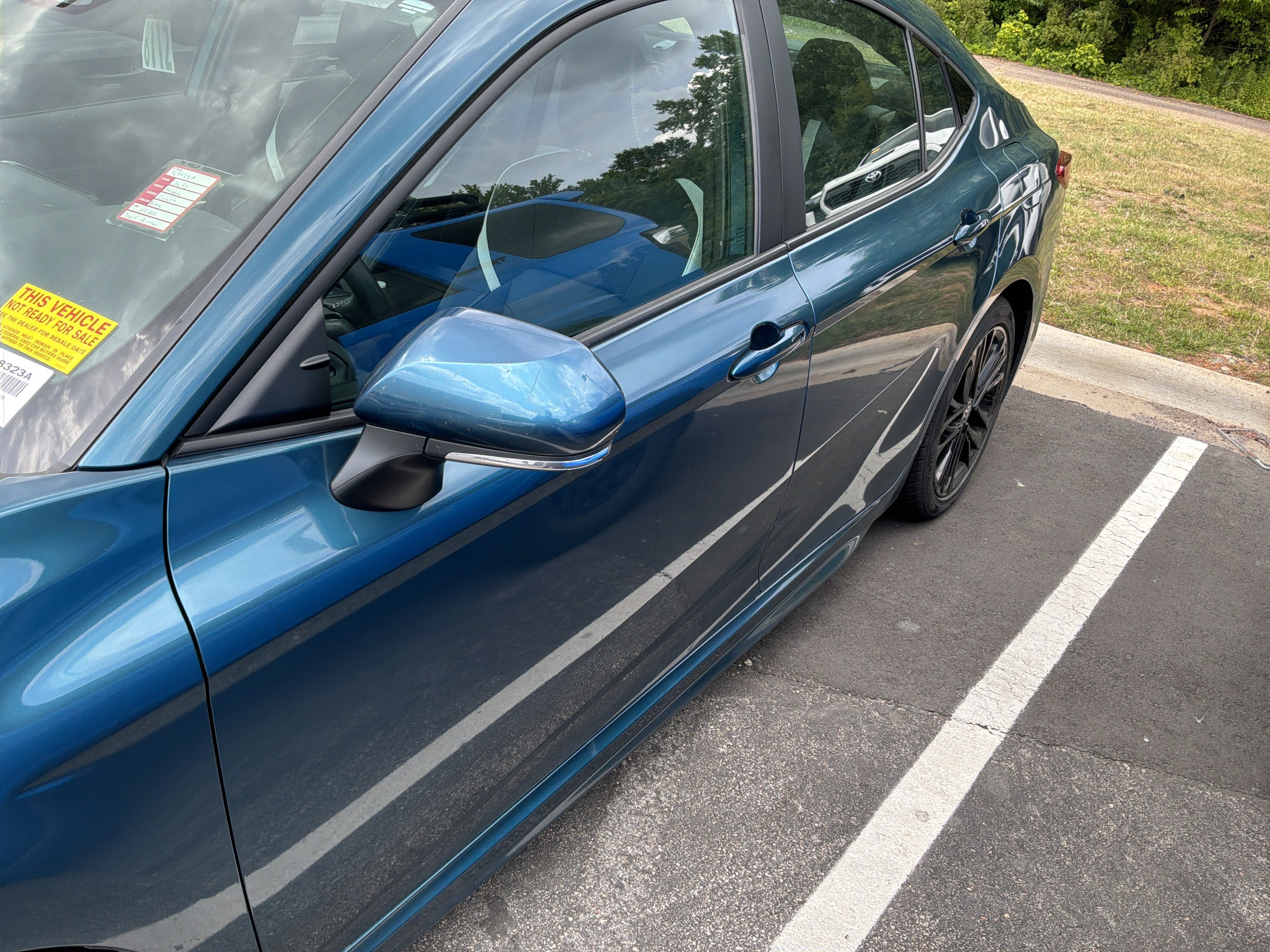 Used 2025 Toyota Camry SE FWD image 5