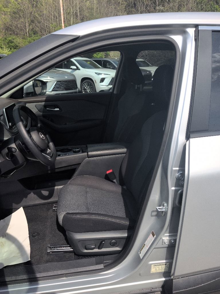 Used 2023 Nissan Rogue SV AWD/4WD image 33