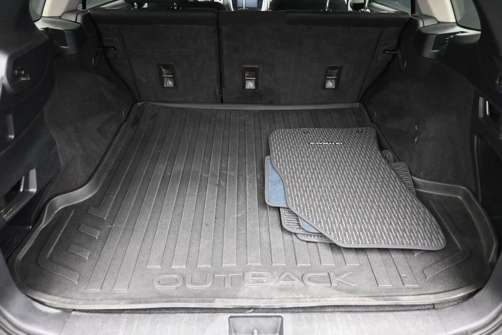 Used 2018 Subaru Outback 2.5i Premium AWD/4WD image 11