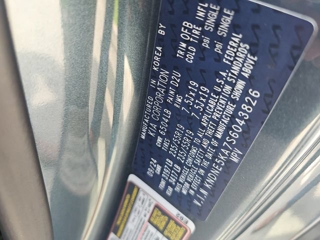 Used 2025 Kia Carnival SX w/ SX Dark Edition Package FWD image 18