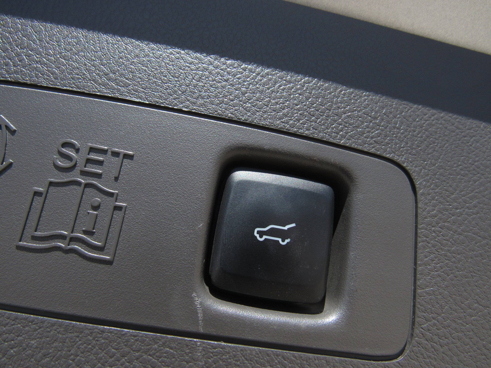 Used 2020 Lincoln Corsair Reserve image 14