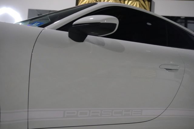 Used 2020 Porsche 911 Carrera RWD image 6