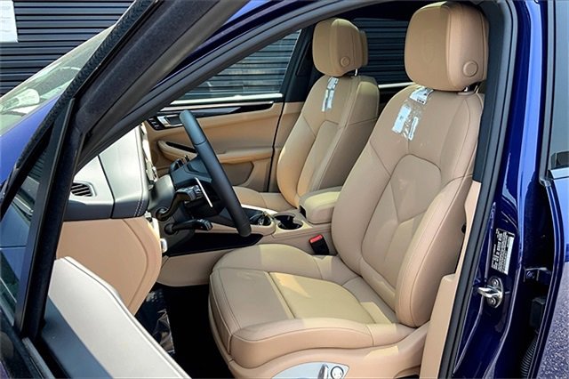 New 2025 Porsche Macan Turbo image 5