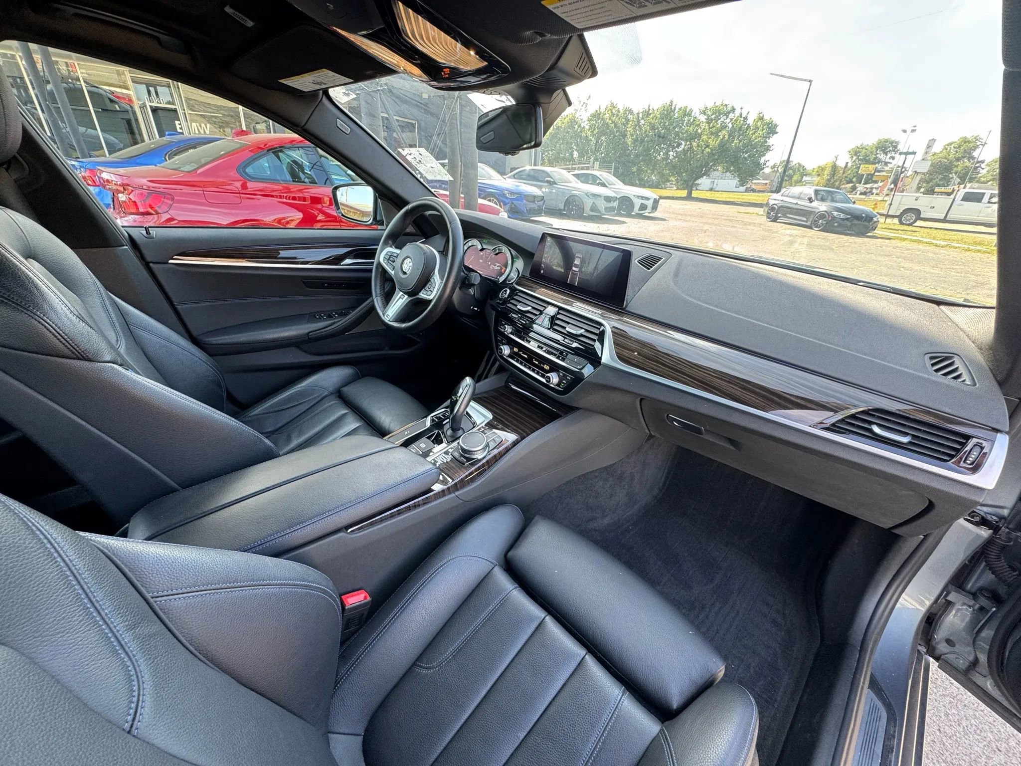 Used 2019 BMW 540i xDrive w/ M Sport Package image 18