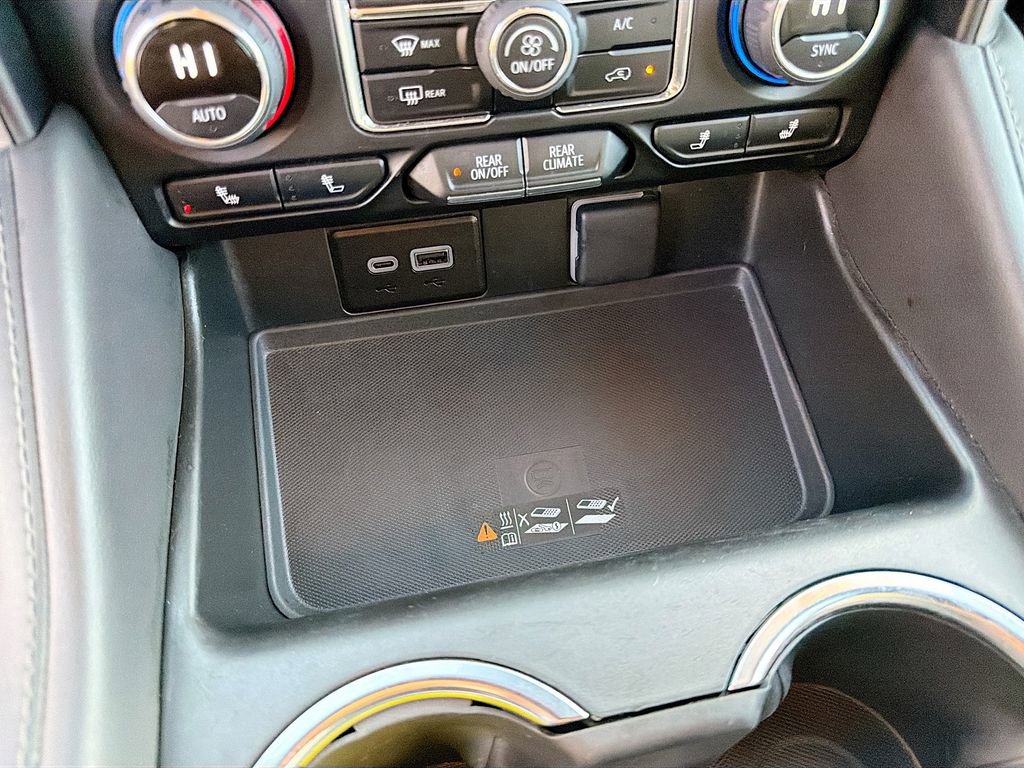 Used 2024 Chevrolet Suburban LT image 31