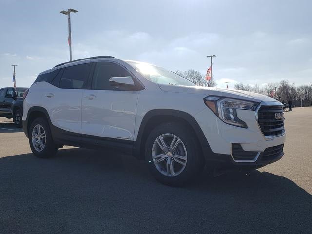 Used 2023 GMC Terrain SLE w/ Driver Convenience Package image 3