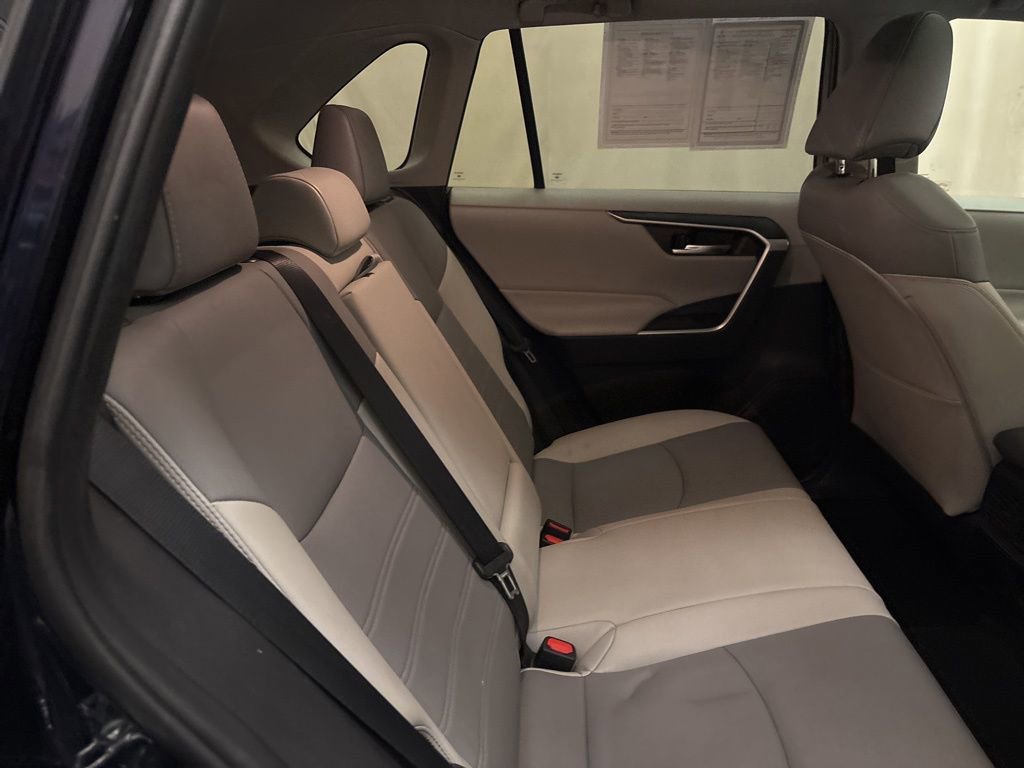 Used 2020 Toyota RAV4 XLE Premium image 23