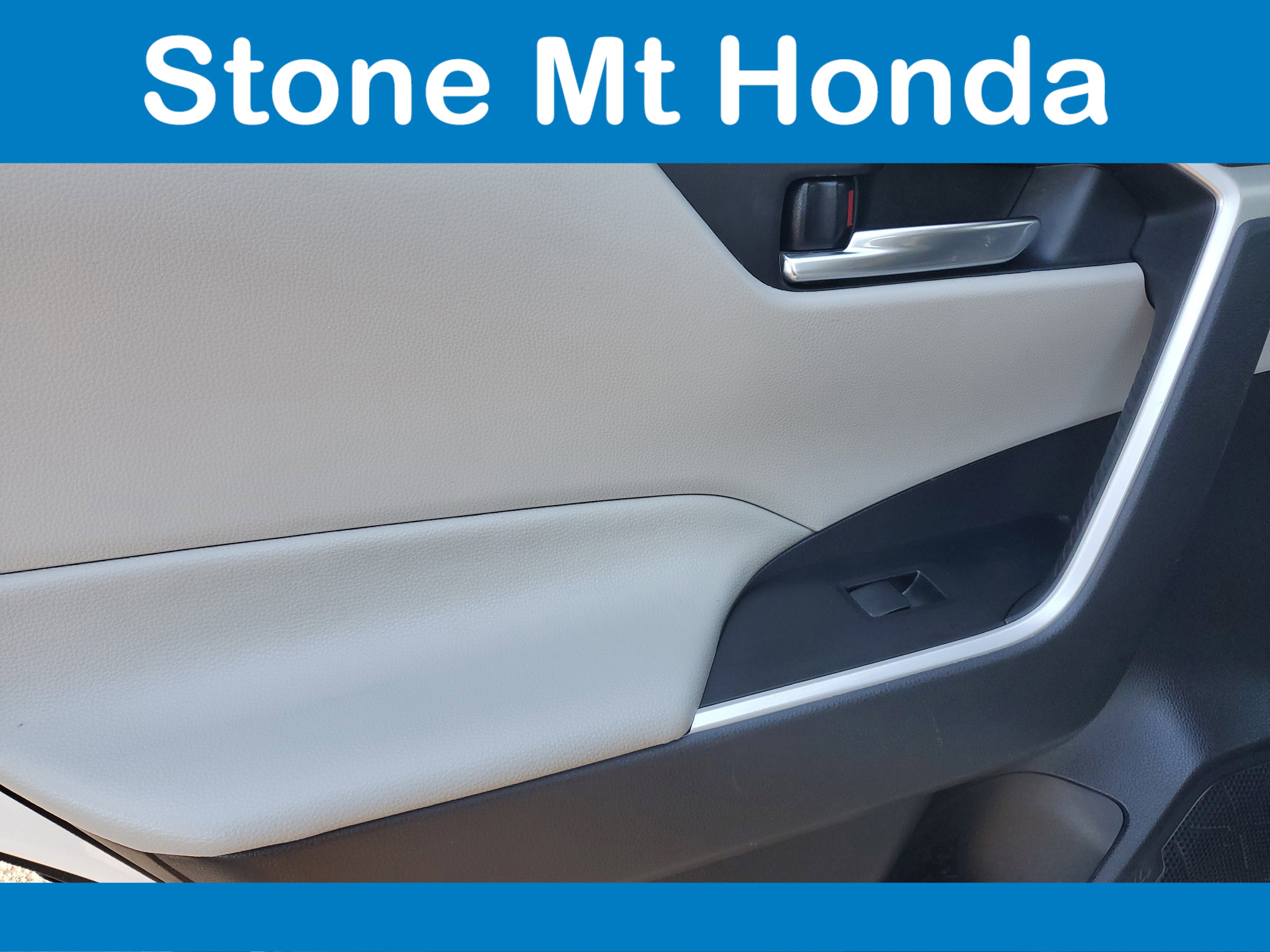 Used 2021 Toyota RAV4 XLE image 13