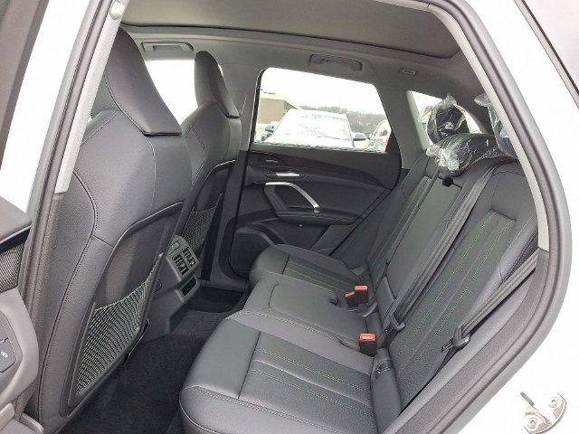 Used 2025 Audi Q5 Premium Plus w/ Premium Plus AWD/4WD image 6