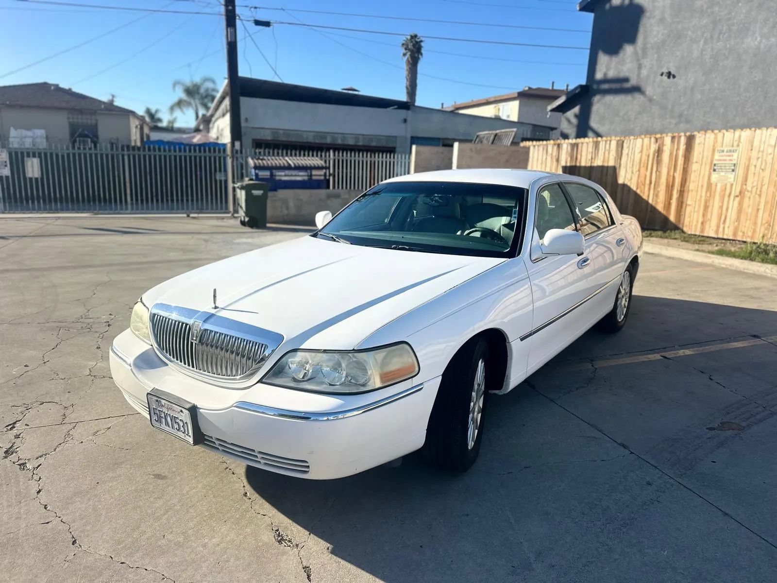 Used 2004 Lincoln Town Car Signature