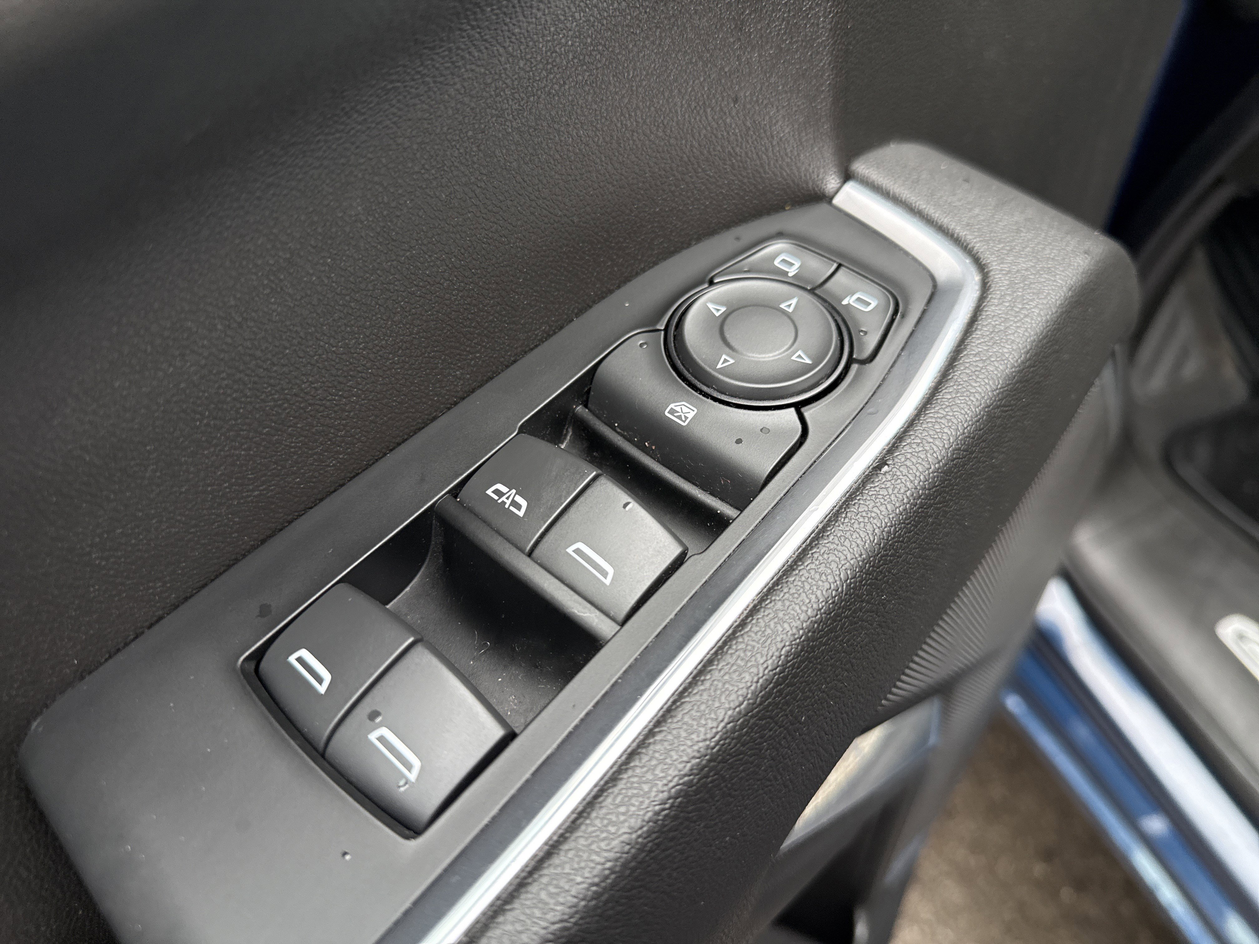 Used 2023 Chevrolet Silverado 1500 LT w/ Convenience Package II image 16