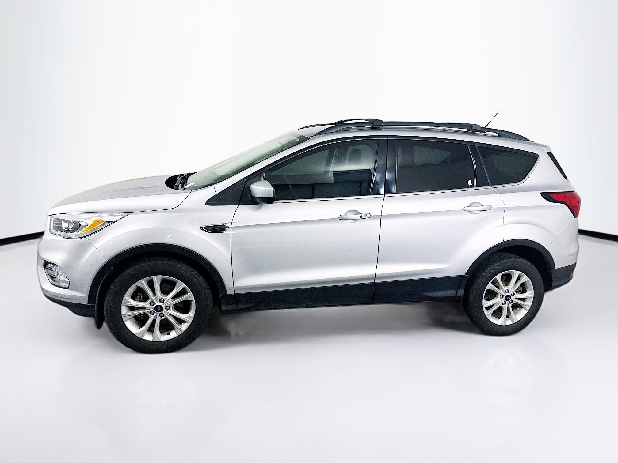 Used 2019 Ford Escape SEL image 4