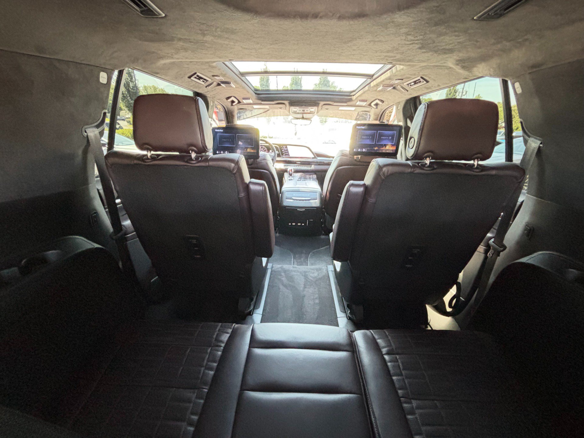 Used 2023 Cadillac Escalade ESV V AWD/4WD image 32