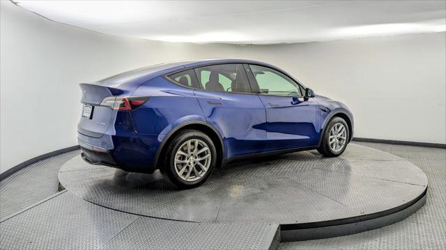 Used 2022 Tesla Model Y Long Range image 7