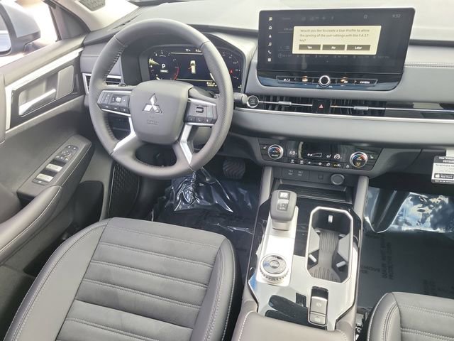 New 2026 Mitsubishi Outlander SE image 16