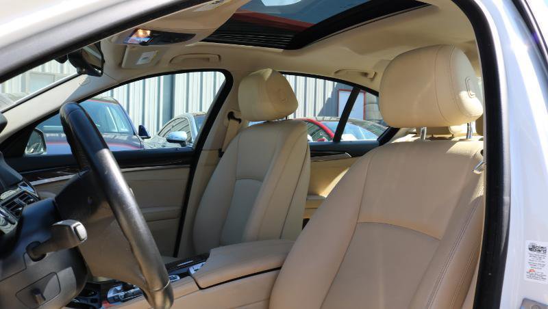 Used 2014 BMW 528i Sedan image 9