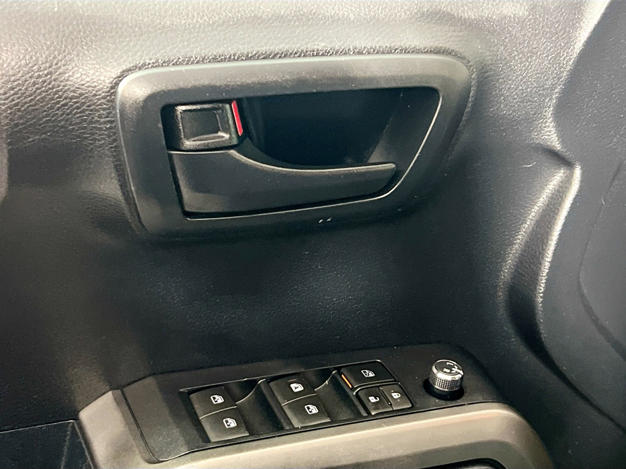 Used 2018 Toyota Tacoma SR5 image 16