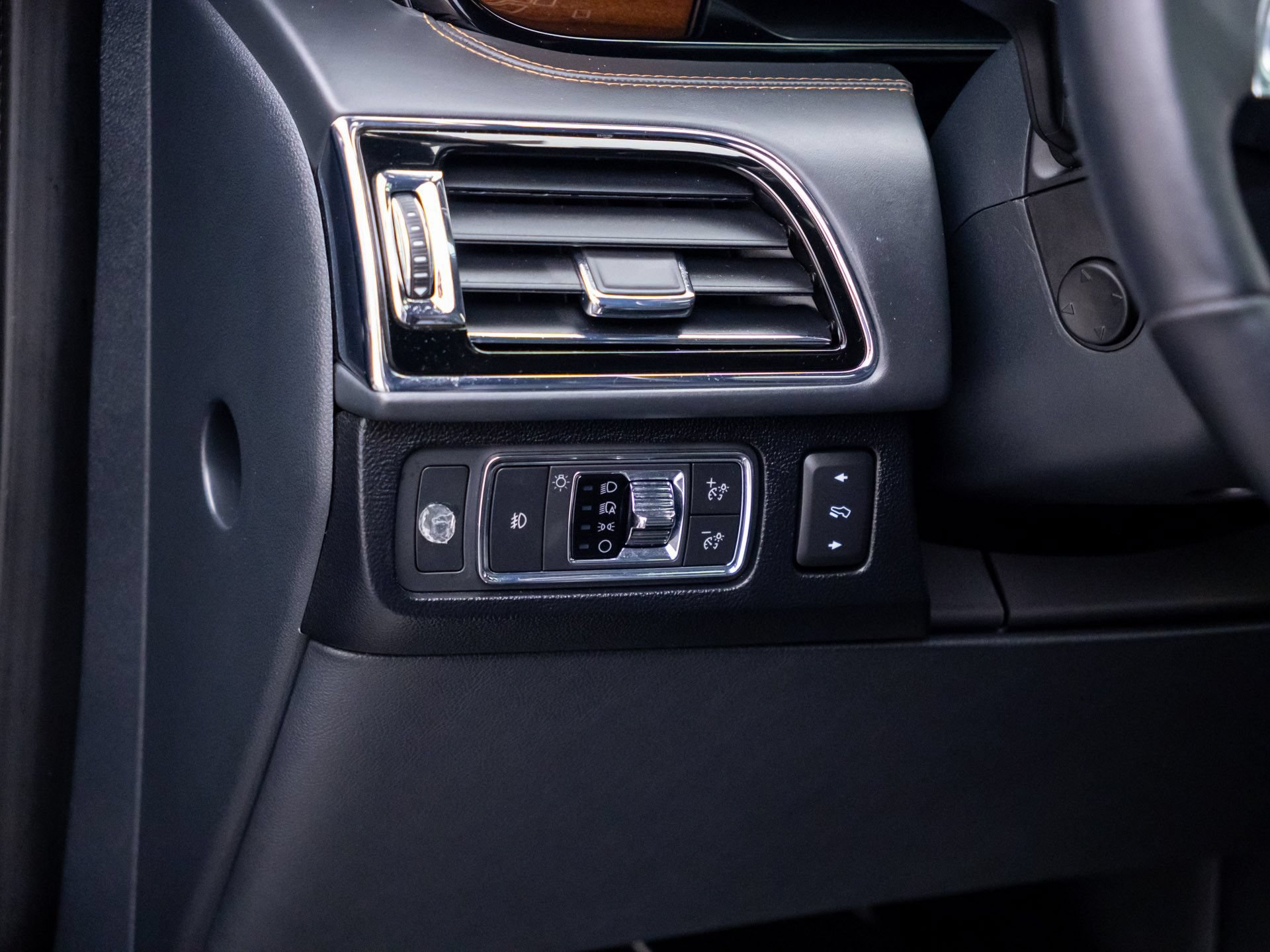 Used 2022 Lincoln Navigator Black Label AWD/4WD image 21