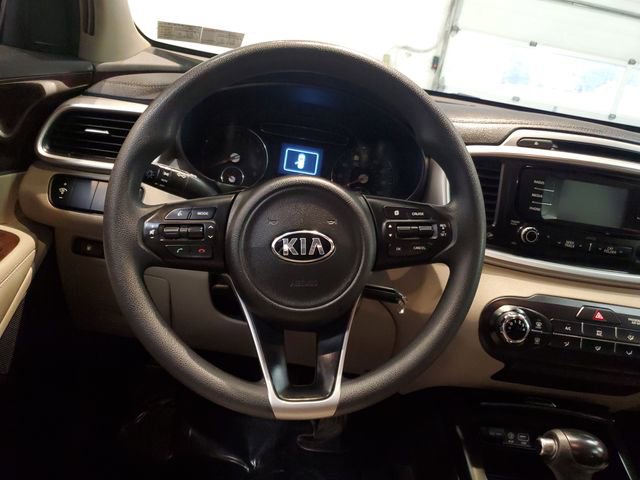 Used 2017 Kia Sorento LX image 16