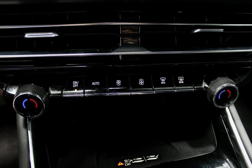 Used 2024 Chevrolet Traverse RS image 36