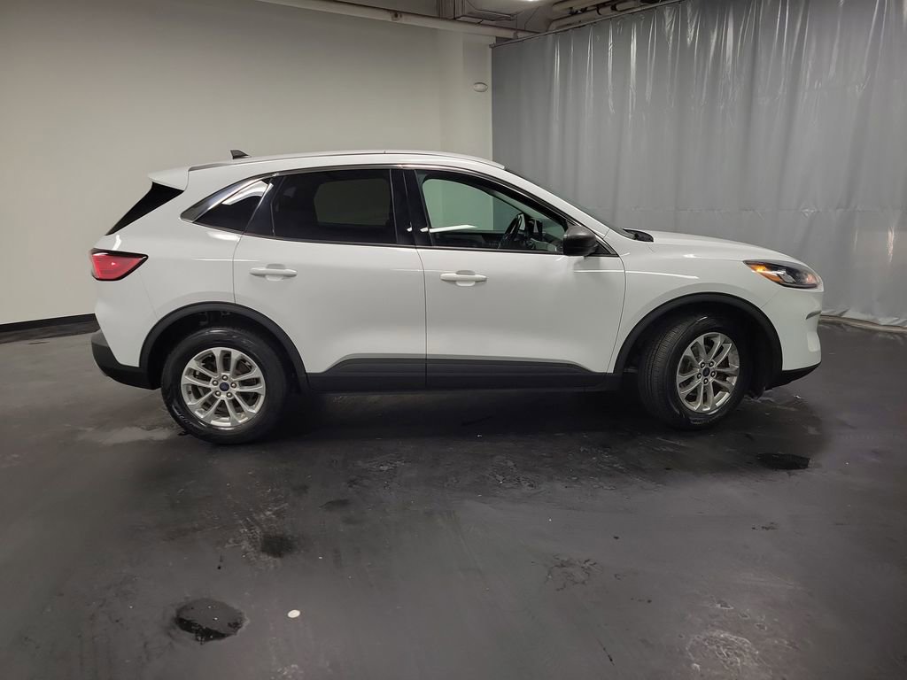 Used 2022 Ford Escape SE FWD image 9