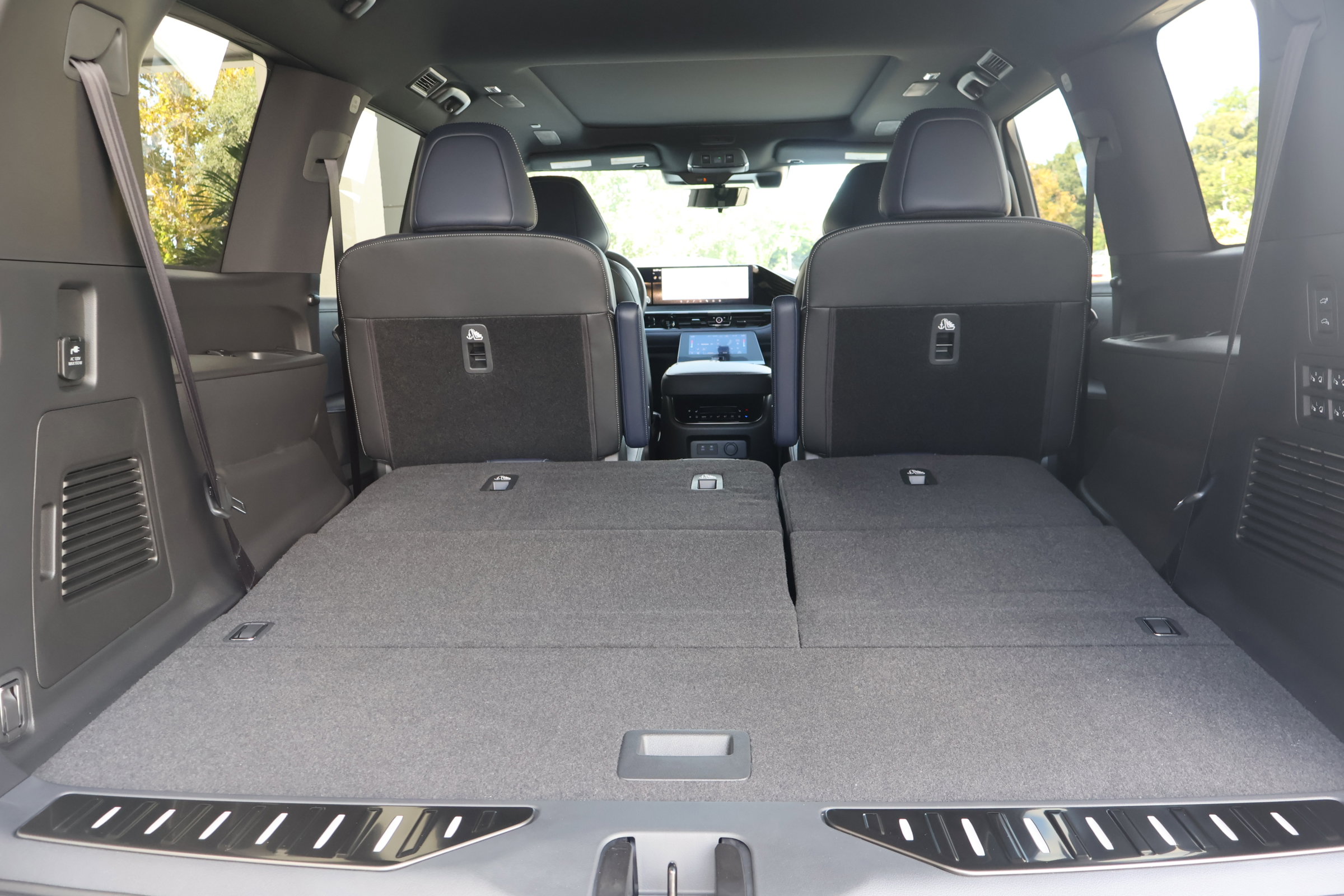 New 2026 INFINITI QX80 4WD image 21