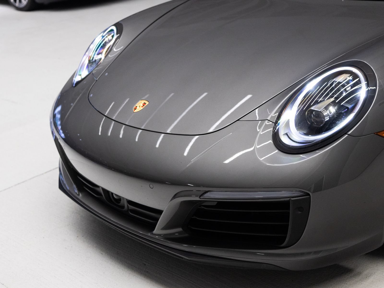 Certified 2018 Porsche 911 Carrera 4S AWD/4WD image 34