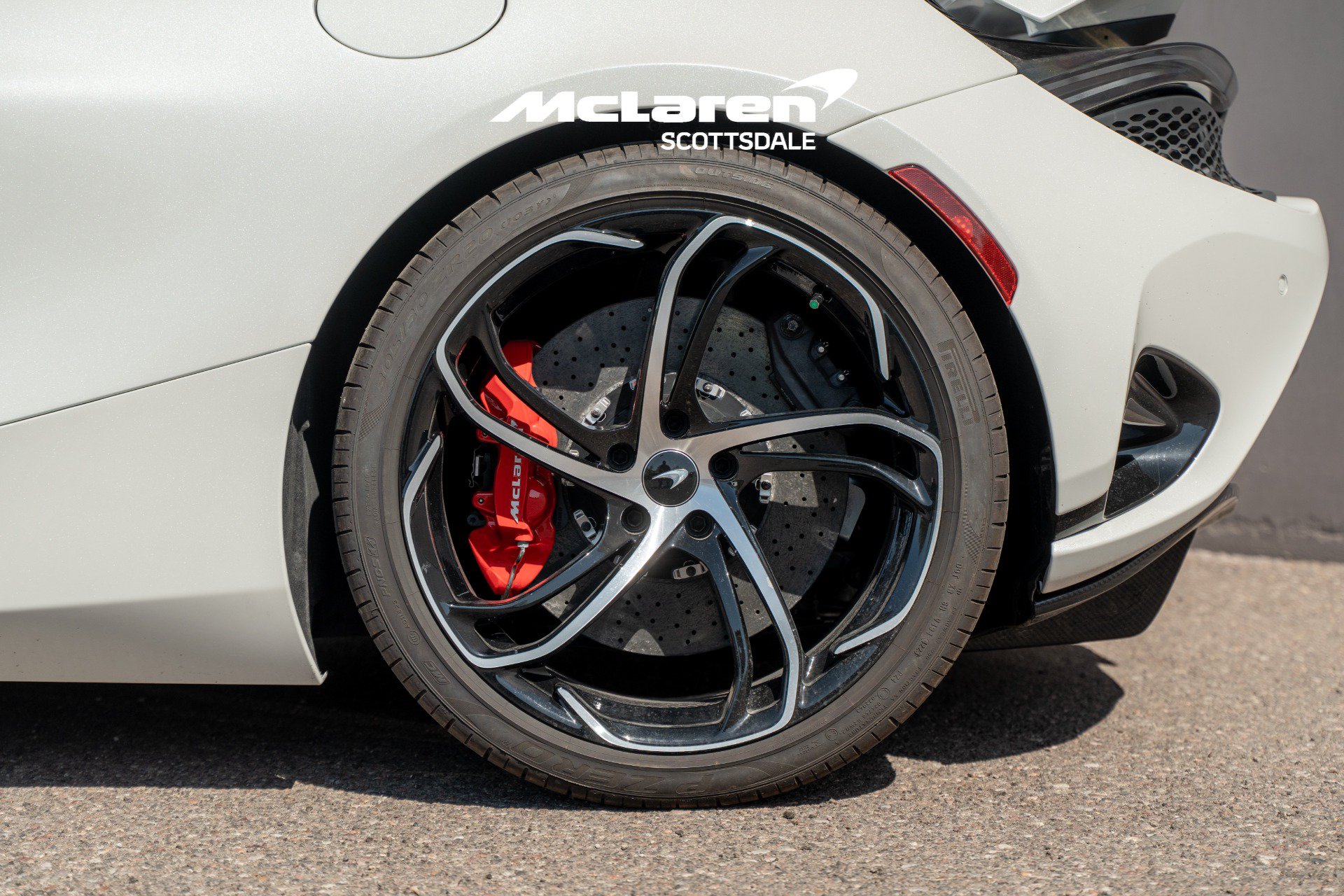 Used 2024 McLaren 750S Spider RWD image 34