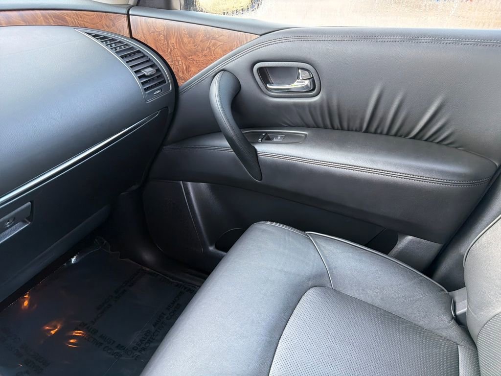 Used 2024 Nissan Armada SL w/ Captain's Chairs Package image 32