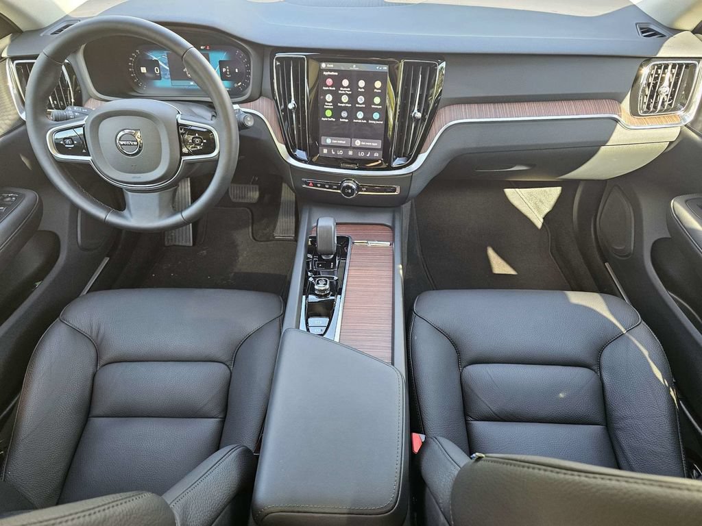 Certified 2025 Volvo V60 B5 Cross Country Plus AWD/4WD image 15