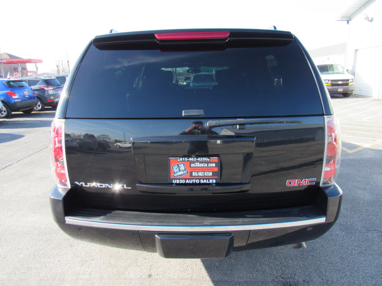 Used 2013 GMC Yukon XL Denali image 4