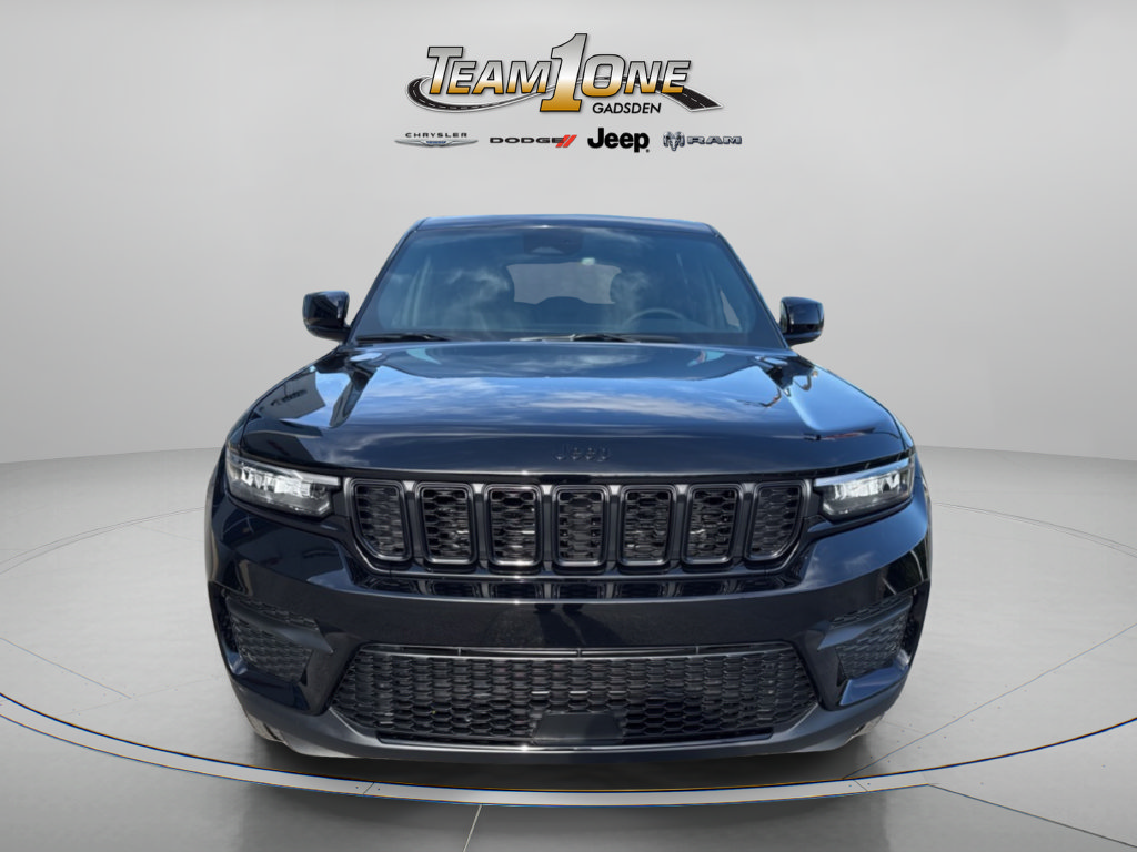 New 2025 Jeep Grand Cherokee 4WD image 2