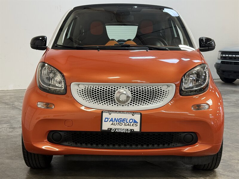 Used 2016 smart fortwo passion RWD image 10