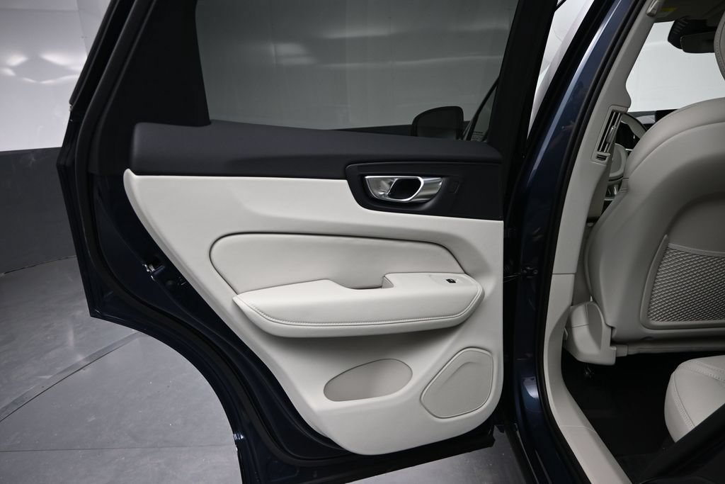 New 2026 Volvo XC60 B5 Ultra w/ Climate Package AWD/4WD image 13