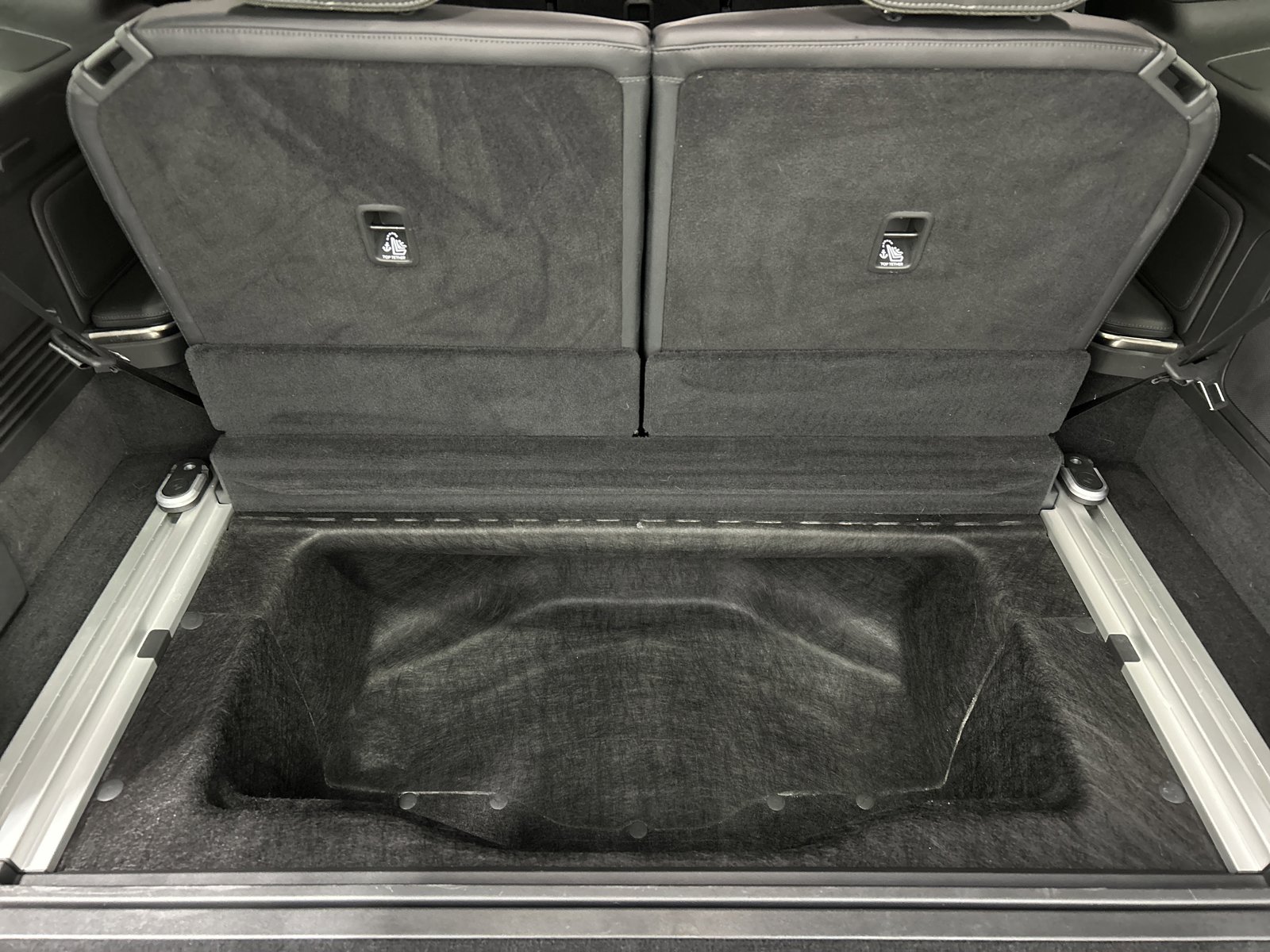 Used 2024 Rivian R1S Adventure image 26
