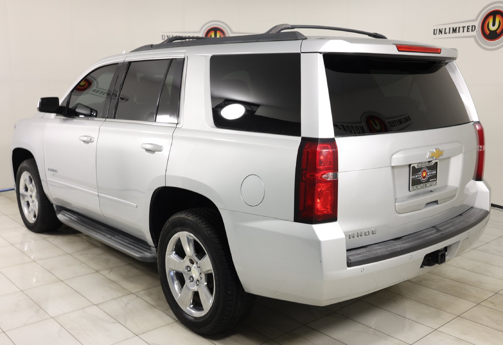 Used 2017 Chevrolet Tahoe LS w/ All-Season Package RWD image 4